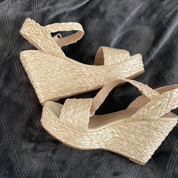 Heels-espadrilles - Picture 2 of 3